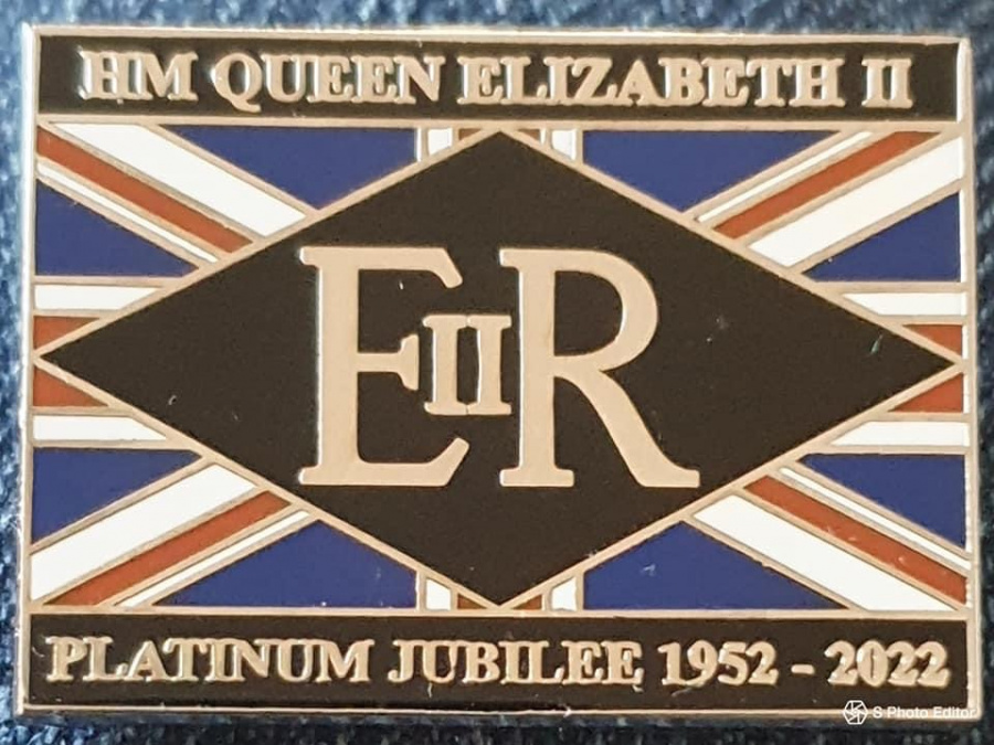 Queen Elizabeth ll Platinum Jubilee Commemorative Badge